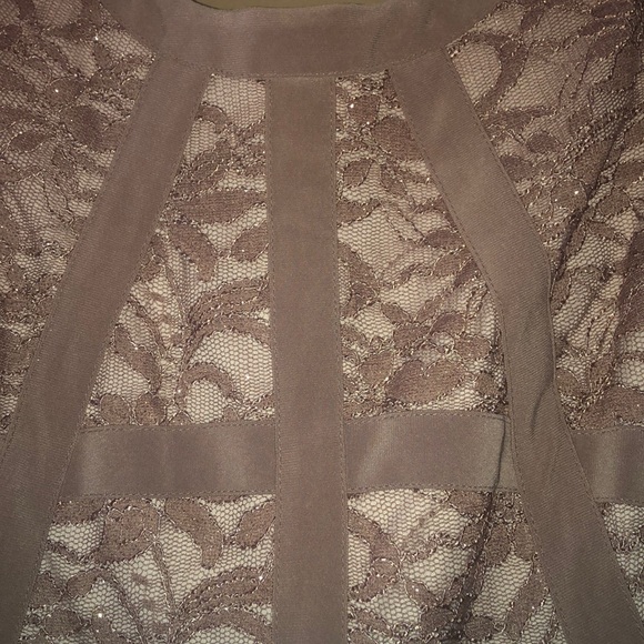 Tan laced dress - Picture 2 of 5